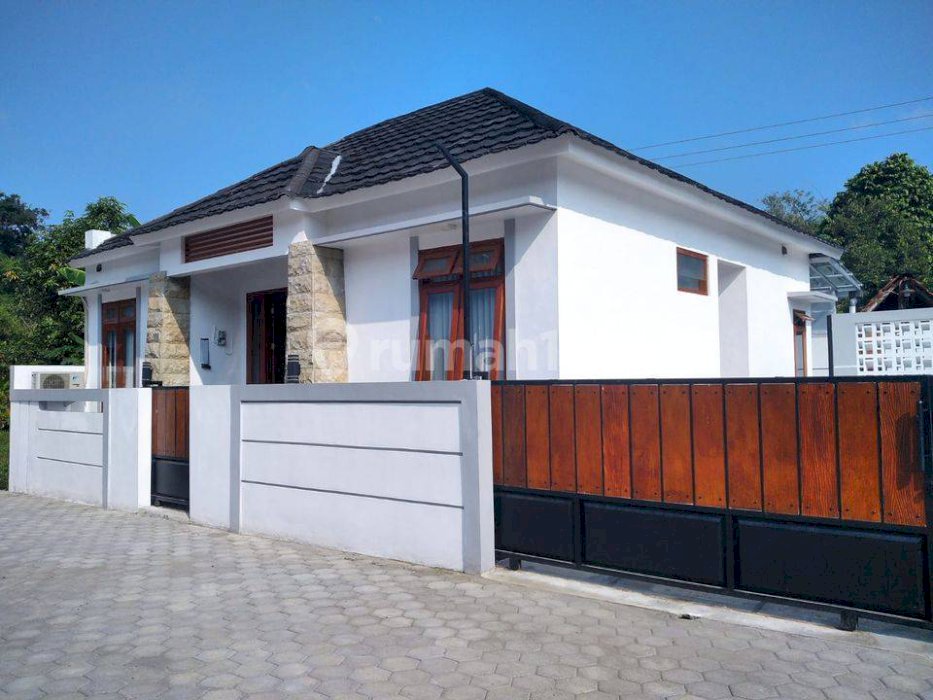 Rumah Minimalis Cantik Dekat Kantor Bupati Sleman