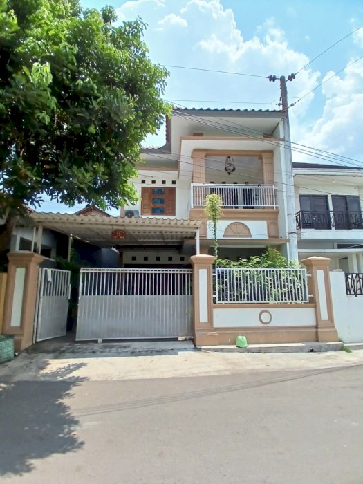 Di jual Rumah 2 Lantai Lokasi Klodangan Berbah Sleman