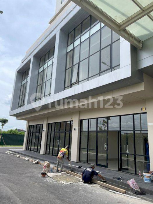 Ruko 3lntai vittorio SERIUS 90JT? citraland wiyung babatan gunungsari