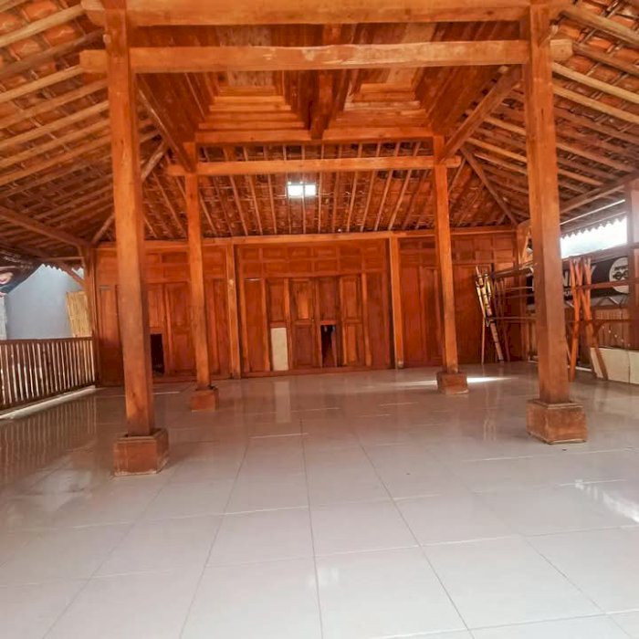 Jual Tanah Bonus Rumah Joglo Surakarta