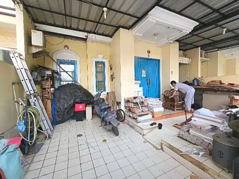 Dijual Murah Butuh Uang Rumah Hadap Taman ( 8x15 ) Mutiara Taman Palem