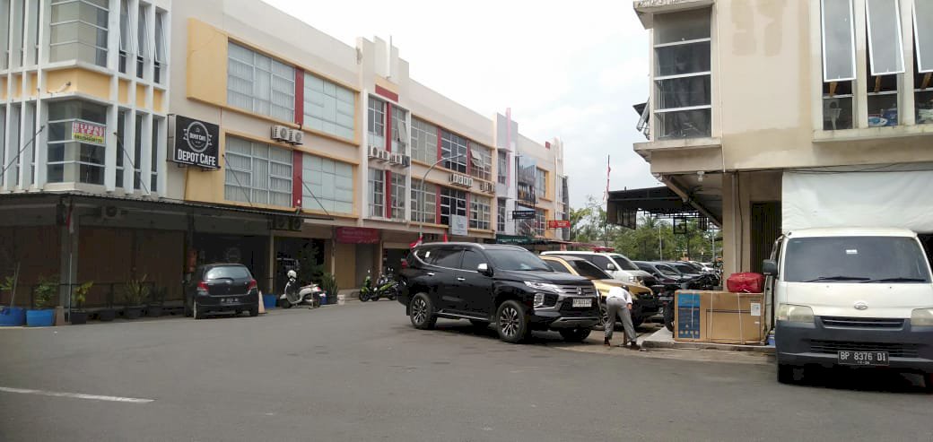 Ruko Kbc depan jalan besar parkir luas Botania Batam Center