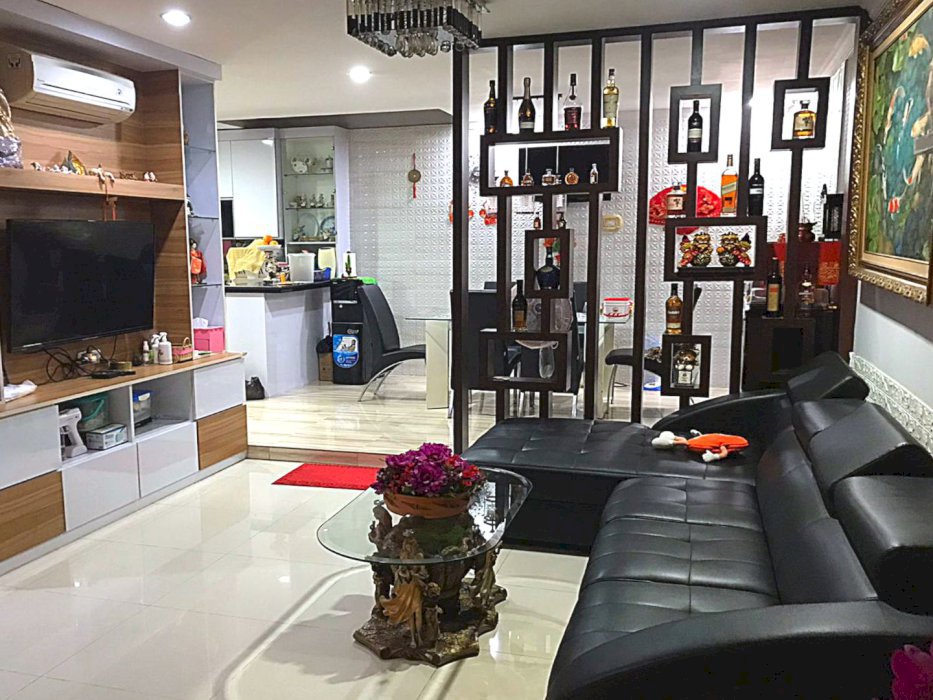 Dijual Cepat Rumah Rapi 3 Tingkat (7x17) The Green Court - Cengkareng