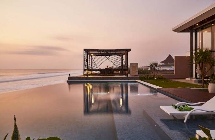 Di Jual Villa Mewah Tepi Pantai Di Beraban Tanah Lot Bali