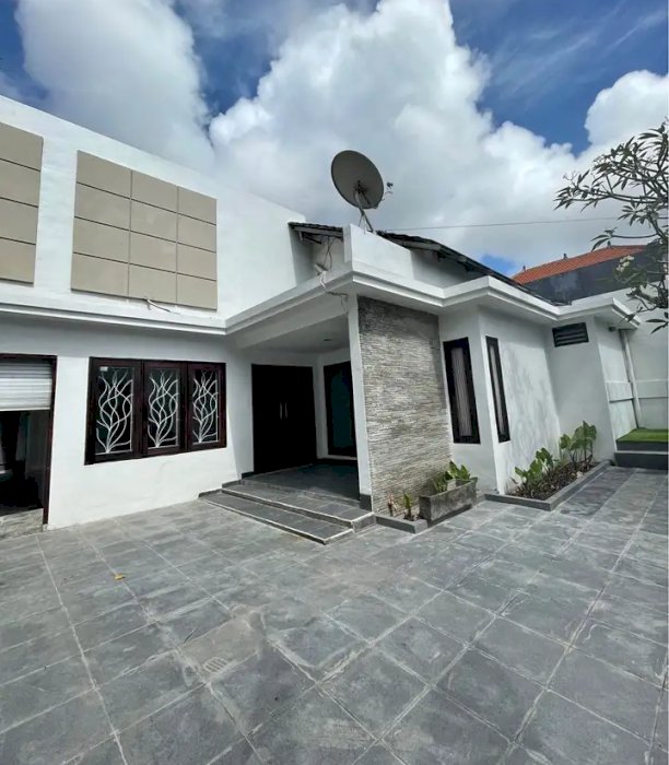 Rumah Taman Griya Lokasi Strategis Di Jimbaran Bali