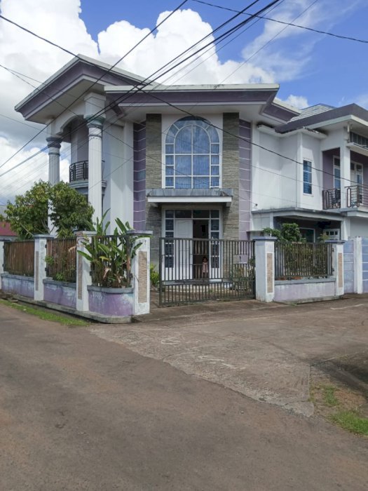 Dijual Cepat Rumah Mewah di Komplek Angkasa Permai Pontianak