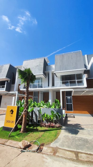 Rumah sukajadi 2 1/5 lantai