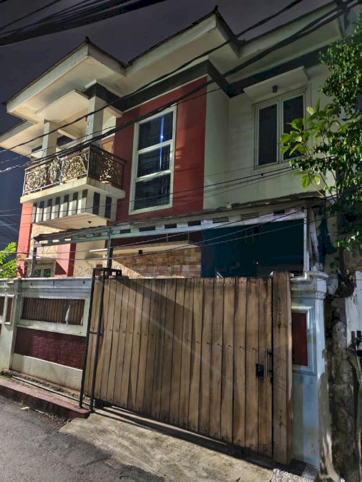 Dijual rumah strategis di lokasi strategis cempedak Jatinegara