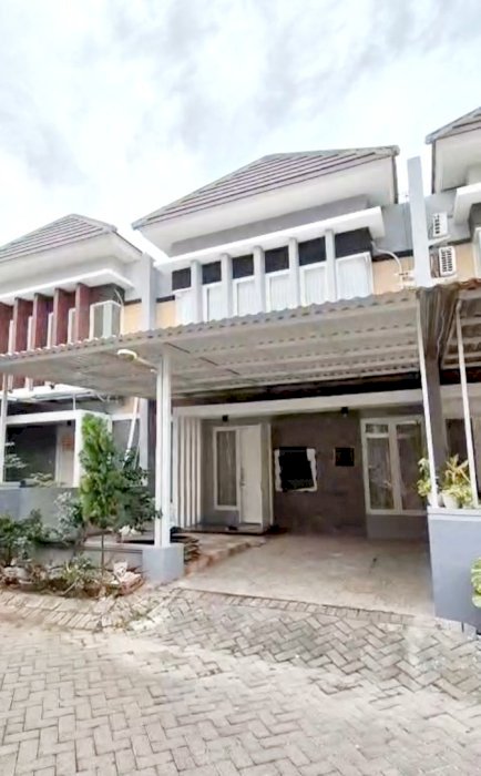 Dijual Rumah 2 Lantai Siap Huni Blok Depan di Wisata Semanggi Surabaya