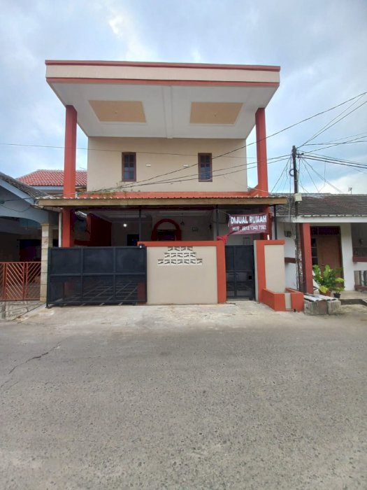 Rumah mewah pinggir jalanbPerumahan pondok Sukatani Permai,Depok