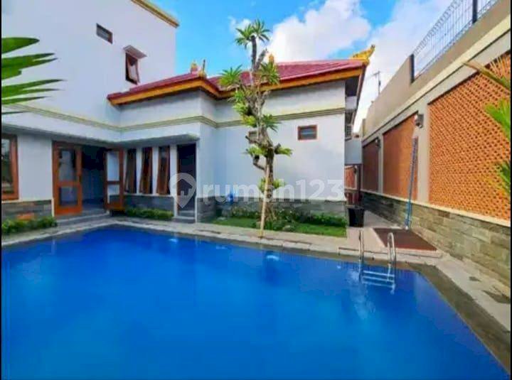 Rumah Luas Nan Mewah Daerah Kodya Dekat Lempuyangan