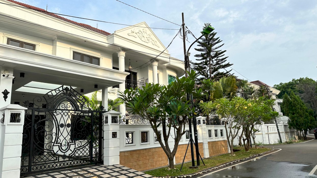 Rumah huk dekat jalur lrt dan dekat kawasan industri