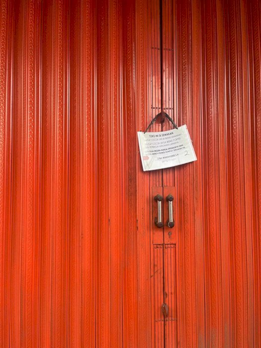 Di kontrakan toko lokasi di ujung aspal Jatisampurna Bekasi