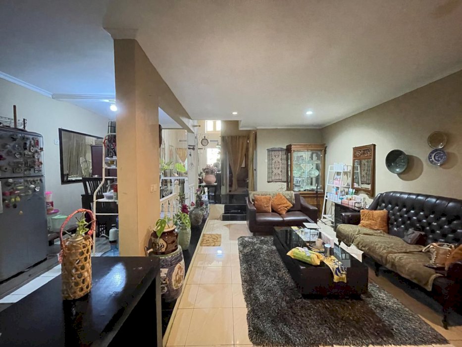 Rumah nyaman fuul furnished di kawasan Kota Baru Parahyangan