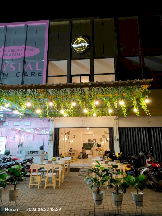 Dijual Ruko berikut isinya (bekas Restoran) dekat SMA TN