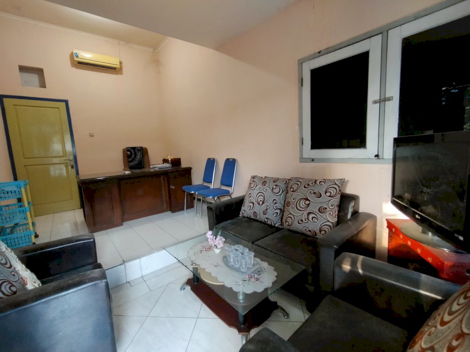 Kantor dan gudang di jual di jalan Malang - Bululawang.