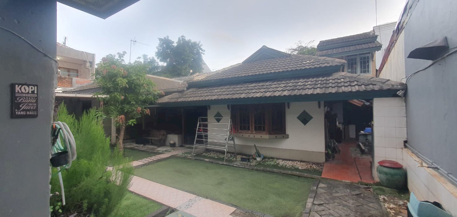 Dijual Rumah tinggal dengan rumah kos lokasi strategi jakarta timur