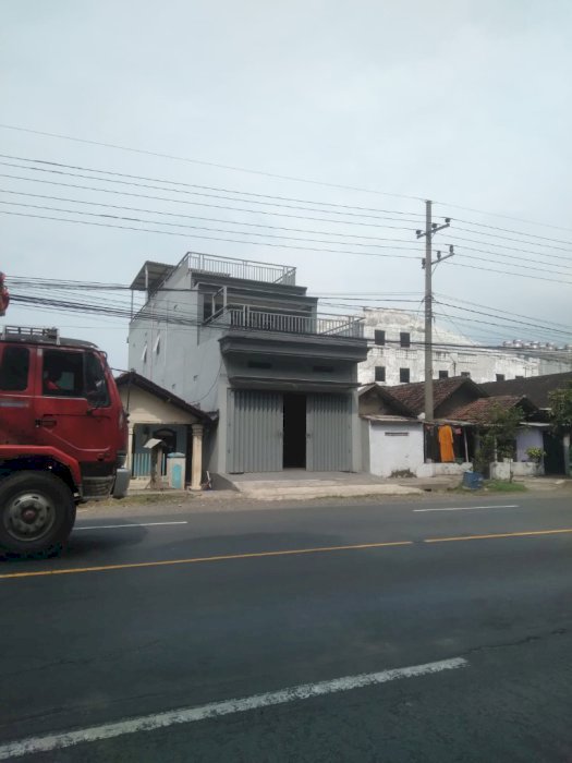 Dijual rumah dan kantor fasilitas menarik lokasi strategis  pasuruan