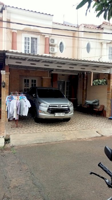 Dijual Rumah 2 Lantai di Raffles hills Siap Huni