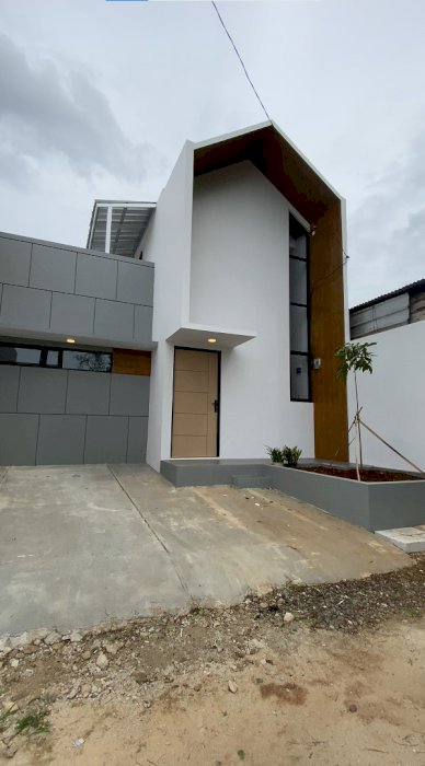 Dijual Rumah Modern Lokasi Strategis di Mustika Jaya,Bekasi