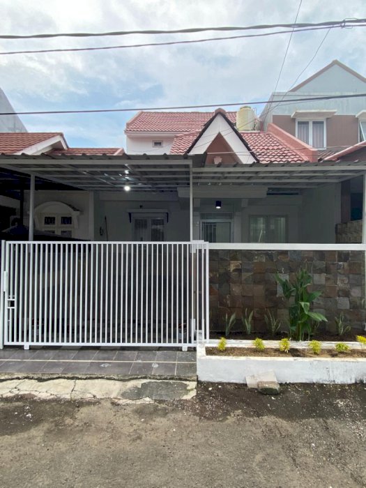DIJUAL CEPAT Rumah Menghadap Selatan SIAP HUNI di BSD CITY
