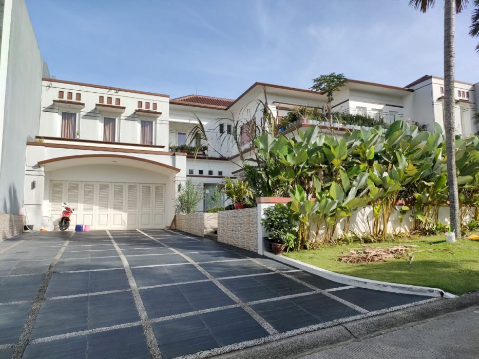 Rumah mewah siap huni di kluster elit Sentul city