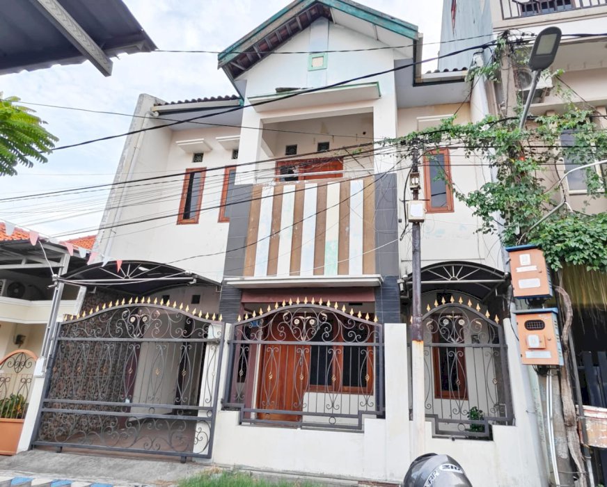 Dijual rumah murah 2.5 lantai dekat masjid agung Surabaya