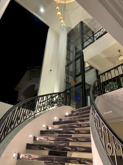 Rumah mewah siap huni furnished swimming pool