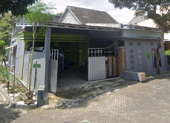 Rumah pojok dekat mall 400 jutaan