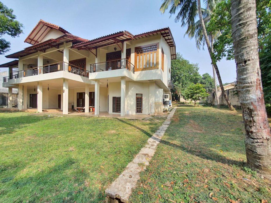 Di Jual Rumah Mewah Dan Luas Strategis Di Cireundeu Ciputat Timur