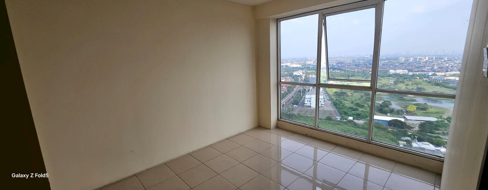 Dijual apartemen lokasi strategis di Pulo Gadung, Jakarta Timur