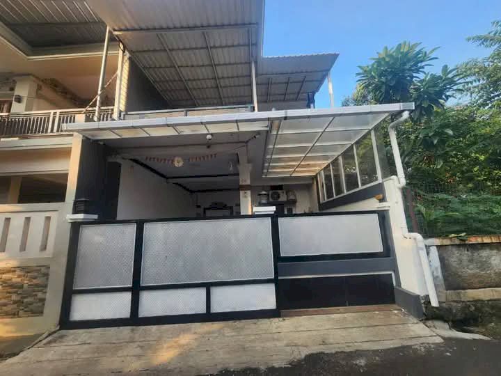 Di jual, rumah 2lantai siap huni full furnished