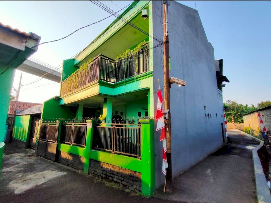 Dijual rumah 3lantai akses mobil,free Ad& cctv