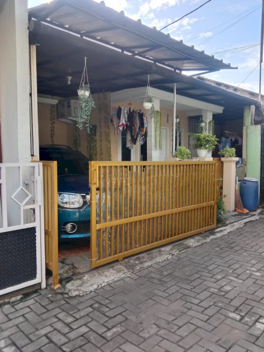 Dijual cepat rumah dlm cluster diperbatasan xsari Jaktim