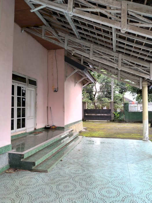 DIJUAL RUMAH PINGGIR JALAN