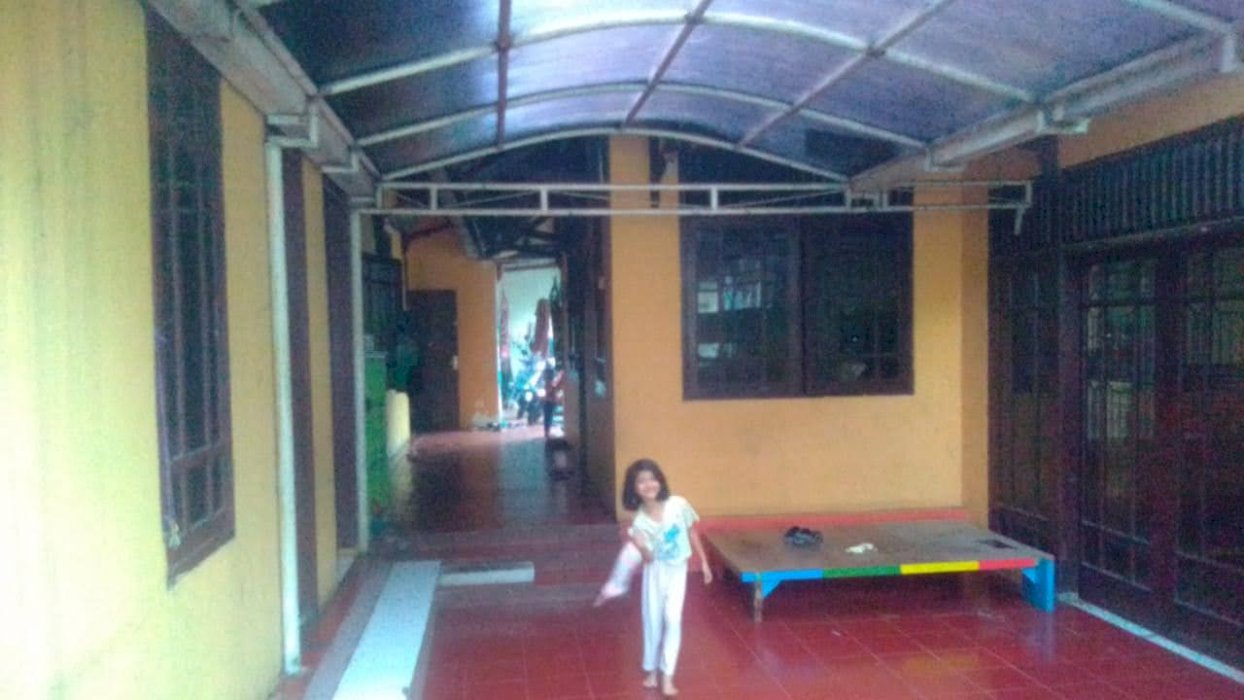 Rumah Komersil ada kos kosan, lahan parkir gerobak dan kios di Joglo