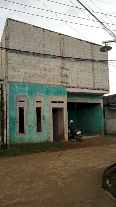 Dijual rumah tingkat pinggir jalan akses mobil