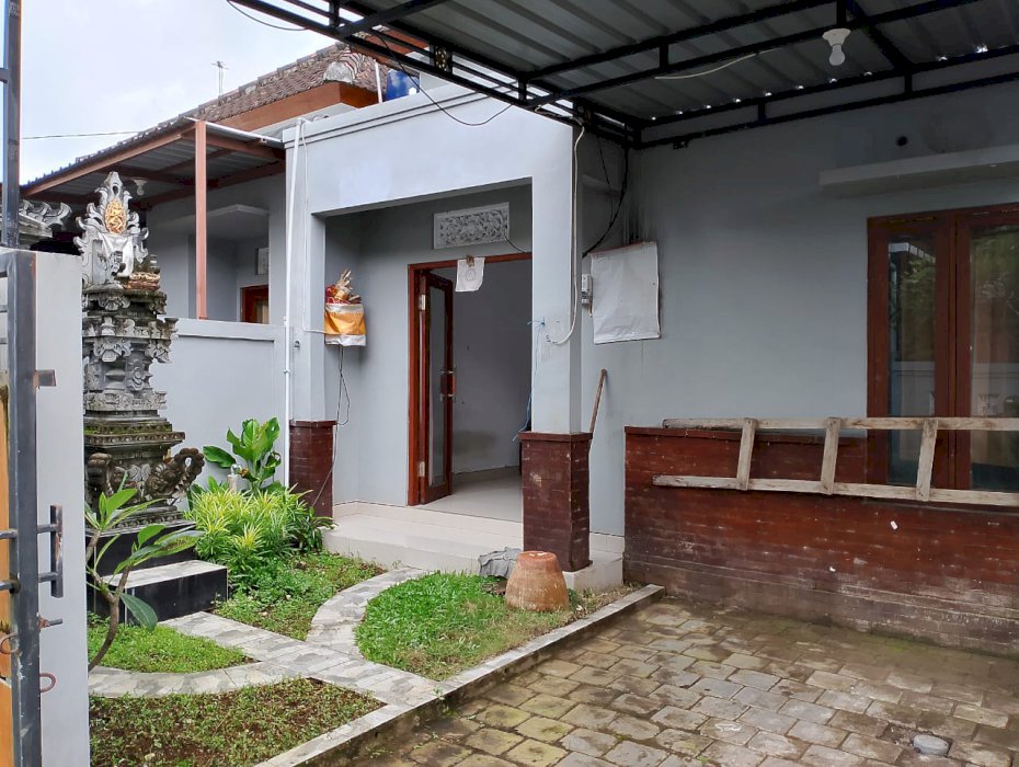Disewakan rumah di mahardika residence keramas