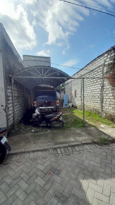 KOTA SURABAYA BARAT RUMAH INDENT 3BLN MODEL SUKA" LOKASI KANDANGAN