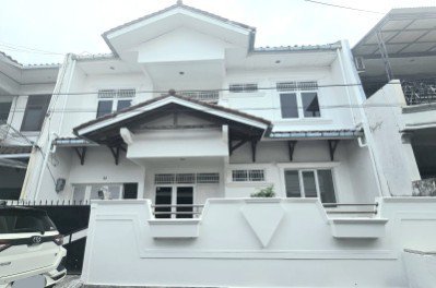 Rumah dekat jalur lrt ujung Jalan buntu dan tidak banjir