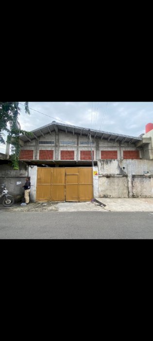 Gudang 110JTan serius? Banyu urip 400 meter, luas, selangkah tol