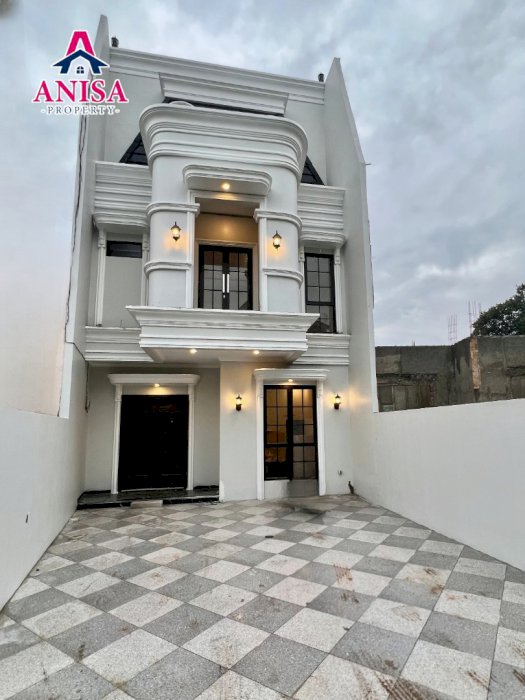 RUMAH DIJUAL EXCLUSIVE AMERICAN STYLE HALAMAN LUAS