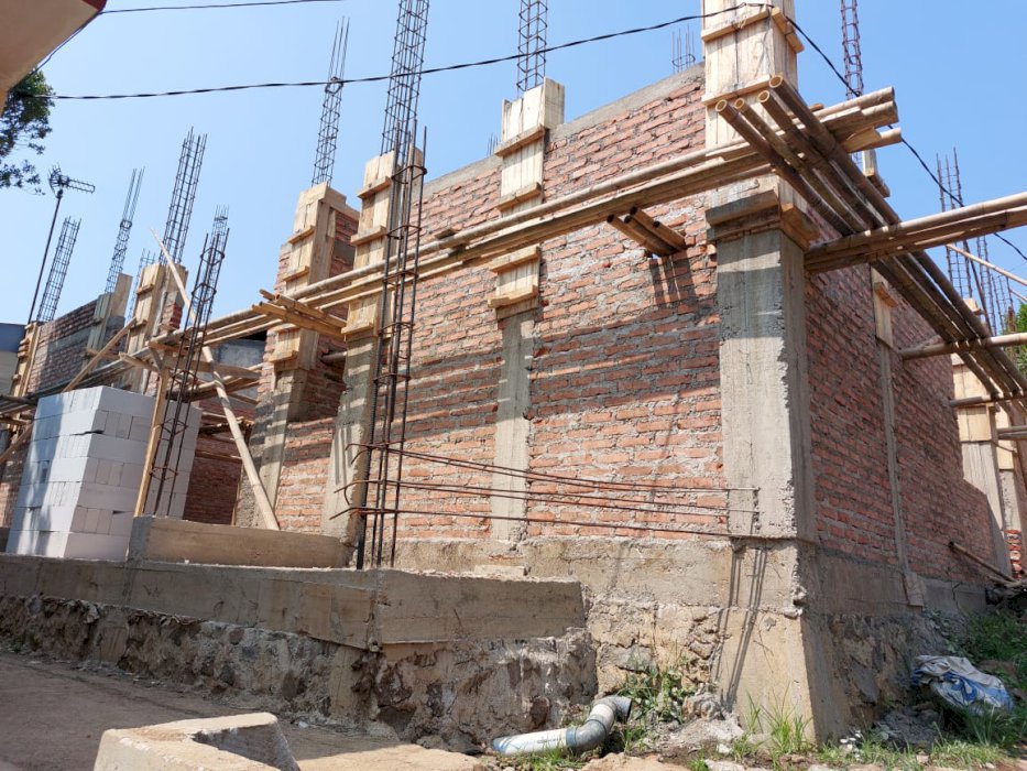 Di jual Tanah dan Bangunan sudah 65% Lokasi Strategis cilaku cianjur