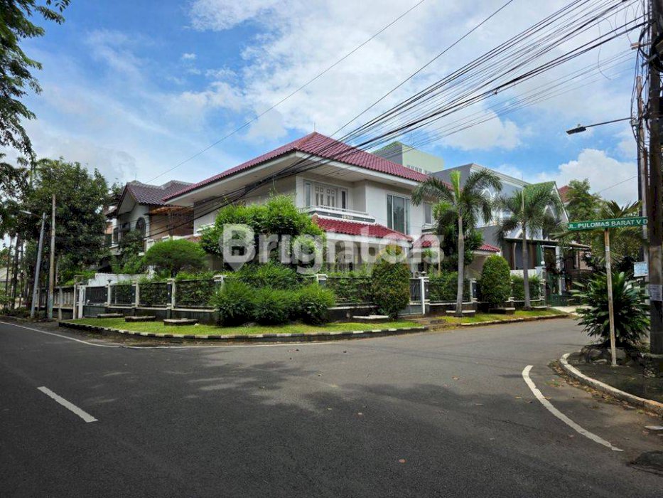 TURUN HARGA RUMAH 2 LANTAI POSISI HOOK DIJUAL CEPAT DI JAKARTA TIMUR