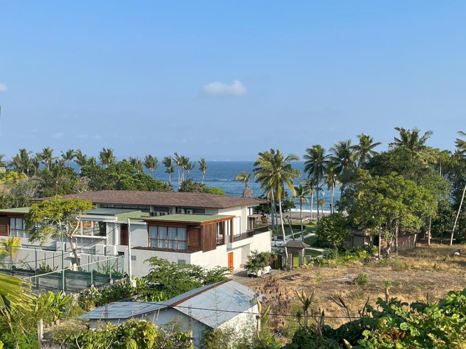 Direck Owner Hotel cukup jl kaki ke pantai Cemagi Badung bali S55s