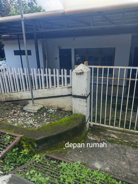 Dijual sebuah rumah dan tanah yang siap huni, lokasi strategis Manado