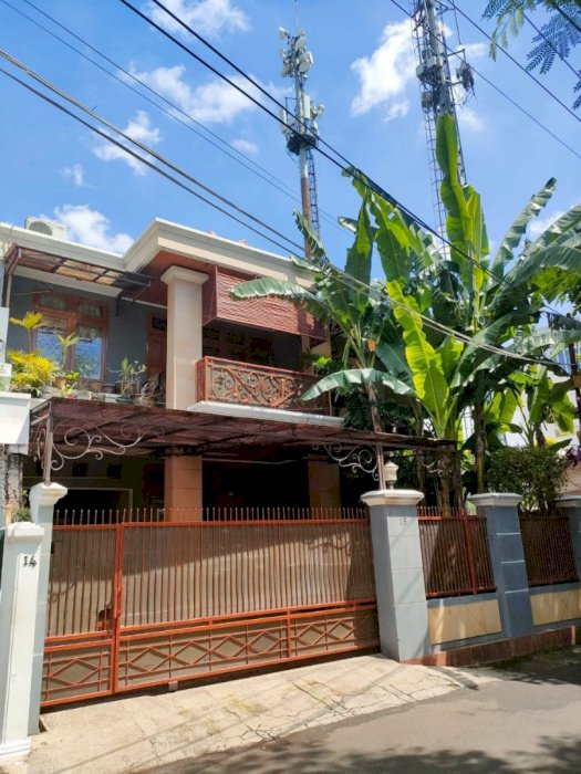 DIJUAL RUMAH 2 LANTAI DEKAT SCBD, SENOPATI DAN WIDYA CHANDRA