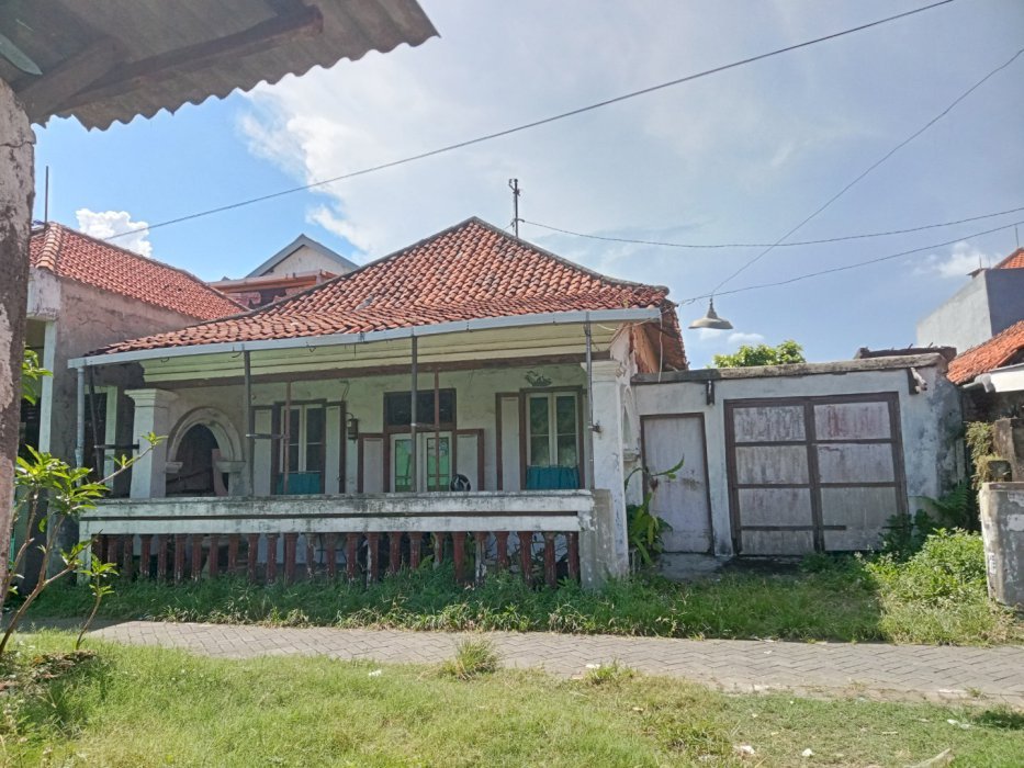 Rumah jadul strategis