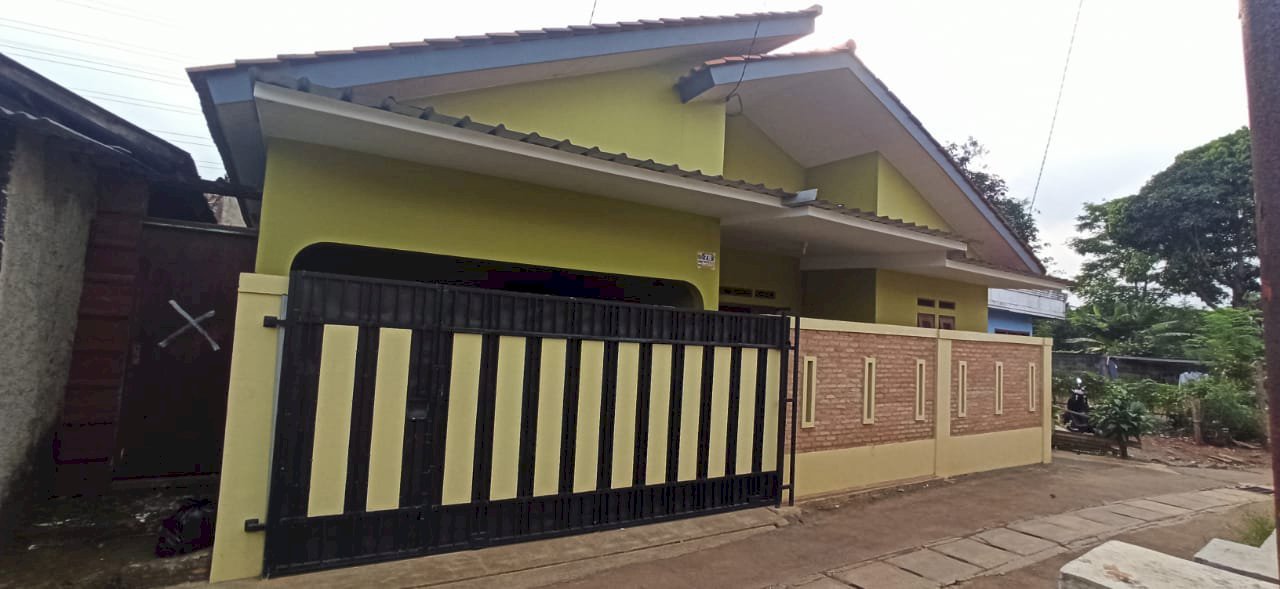 Dijual rumah fasilitas menarik lokasi strategis di daerah Tapos Depok