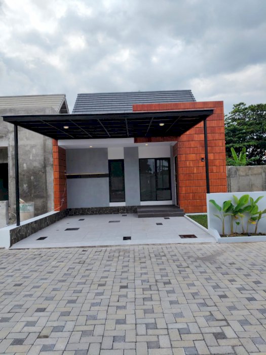 RUMAH BARU DALAM CLUSTER AKSES ONE GATE STRATEGIS  DIY